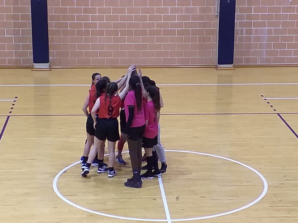El cadete femenino de baloncesto se clasifica para Play-off