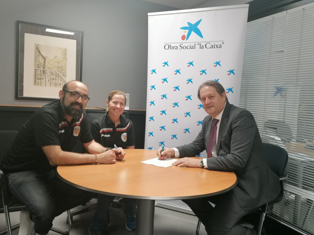 Caixabank  con su «obra Social la Caixa» colabora con el proyecto de becas de Polanens para alumnos en riesgo de exclusión social